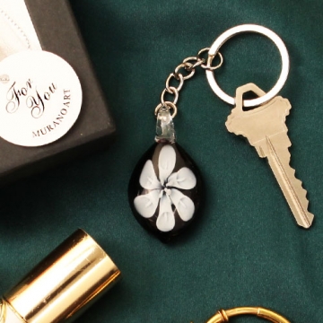 "White Lily" Arte Murano Glass Key Chain Giftboxed