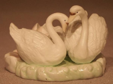 Porcelain Swan Couple Figurine  {SET/12}