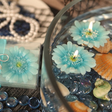 "Floating Florals" Blue Flower Daisy Floating Candle
