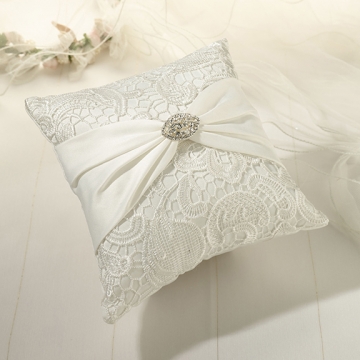 Vintage Lace Pillow ~ Cream